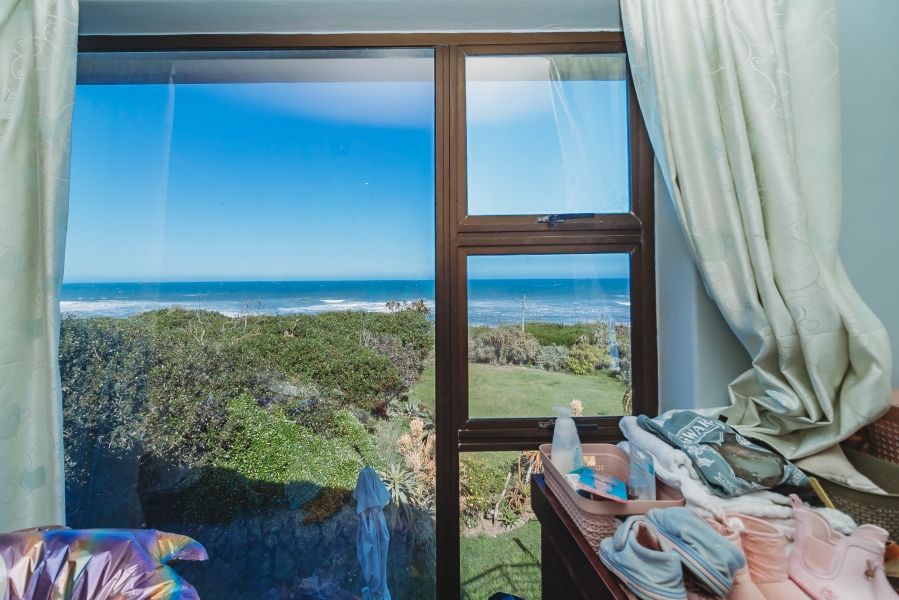 7 Bedroom Property for Sale in Outeniqua Strand Western Cape